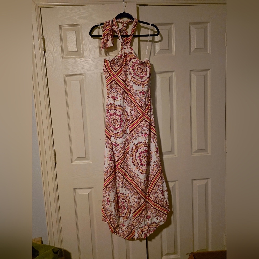 Chic Halter Neck Maxi Dress